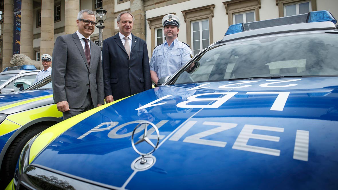 Baden-Württemberg: Landespolizei Setzt Auf Mercedes-Benz | Autoflotte.de