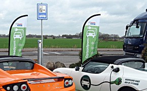 Niederlande: Erste E-Tankstelle an Autobahn
