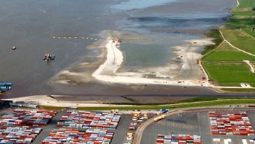Bau des neuen Containerterminals in Bremerhaven