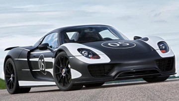 Supersportler: Porsche 918 Spyder ist auf der Straße