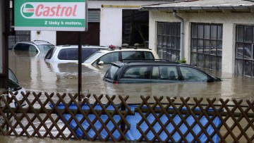 Kfz-Gewerbe: "Hochwasser-Autos" sind zu retten