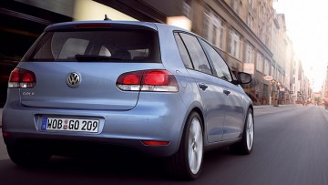 Heimatmarkt: Volkswagen enteilt der Konkurrenz