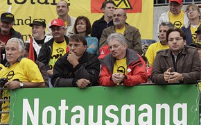 Reaktionen, Teil II: Opel-Betriebsrat ruft zu Warnstreiks auf
