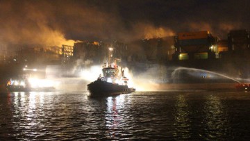 Frachterbrand: Diskussionen um Löschkonzept im Hamburger Hafen