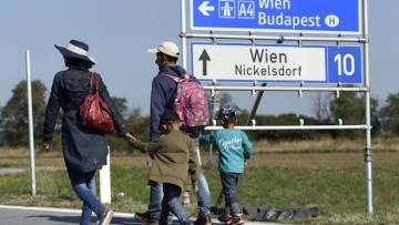 Österreich sperrt wegen Flüchtlingen Grenzübergang an der A4