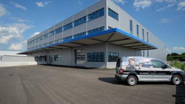 Goldorfer nimmt neues Logistikzentrum in Betrieb