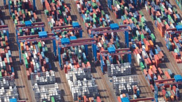 Containerumschlag verschafft HHLA 2016 mehr Gewinn