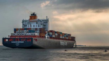 Reeder suchen Wege aus der Krise