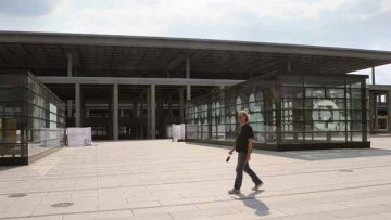 Sonderausschuss informiert sich über Flughafen-Baustelle in Berlin