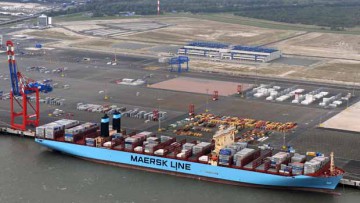 BASF verlädt Container nach Japan über Wilhelmshaven