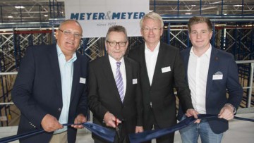 Meyer & Meyer eröffnet Lagerhalle in Peine