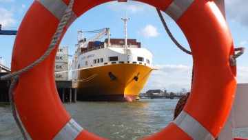Bremer Reeder sehen Erholung frühestens 2014