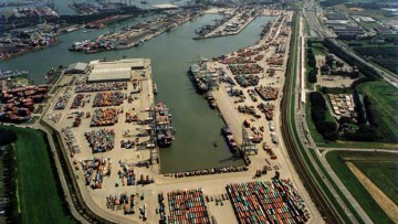 Hafen Rotterdam eröffnet neuen Lkw-Parkplatz