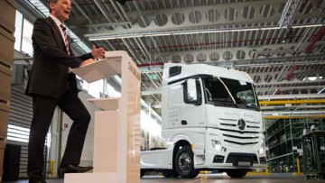 Daimler investiert eine halbe Milliarde Euro in vernetzte Lkw