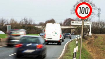 Fehlende Schilder für temporäres Tempolimit: Umwelthilfe bietet Verkehrsminister Wissing Hilfe an