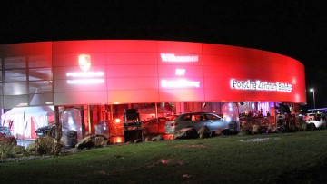 Glinicke : Neues Porsche Zentrum Bielefeld eröffnet