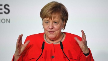 E-Mobilität: Merkel sieht Ausbau auf Kurs