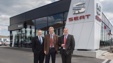 Aschaffenburg: Brass-Gruppe eröffnet Seat-Autohaus