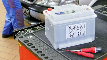 Fahrzeugbatterien im Test: Neun von zehn empfehlenswert