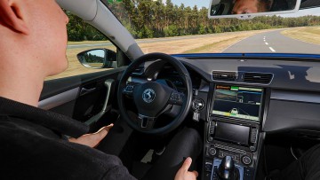 Unfallforscher: Risiken beim teilautomatisierten Fahren
