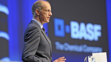 Mit und ohne E-Motor: BASF will von Autobranche profitieren