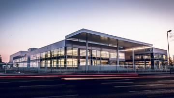 Autohaus Reisacher: BMW-Markenwelt in Augsburg eröffnet