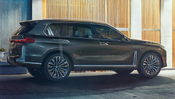 BMW X7 iPerformance: Auffällig groß