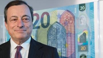 Der EZB-Chef Draghi hat den neuen 20-Euro-Schein vorgestellt.