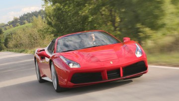 Ferrari: Durchwachsenes Börsen-Debüt in Mailand