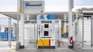 Alternative Kraftstoffe: Neue Wasserstofftankstelle und Ultraschnellladesäulen bei Shell