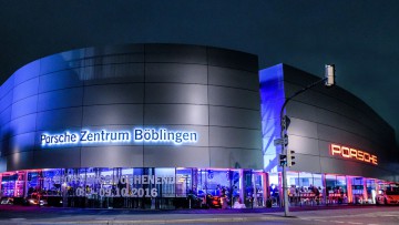 Böblingen: Hahn eröffnet neues Porsche-Zentrum