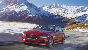 Jaguar XE: Auf vier Pfoten
