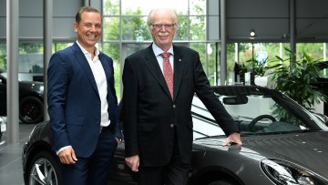 VW-Handel: Stabübergabe beim Autohaus Seitz