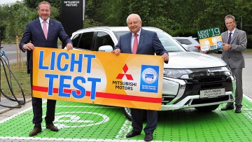 Licht-Test 2019: Mitsubishi und ZDK sind Partner