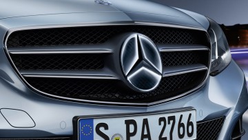 Wertvollste Marken: Mercedes knapp hinter Facebook