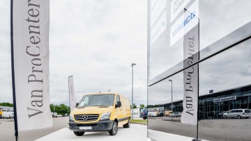 "Van ProCenter": Mercedes spezialisiert Transporter-Netz
