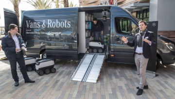 Mercedes-Benz Vans: Wenn der Post-Roboter zweimal klingelt