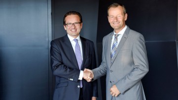Mercedes-Benz und Württembergische Versicherung: Kooperation bei Unfallschäden ausgebaut