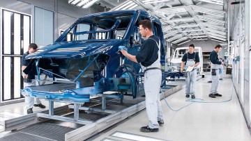 Daimler: Weniger Arbeitszeit, weniger Geld, aber sichere Jobs