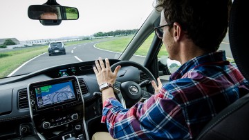 Nissan: Autopilot für den Landstraßenstau