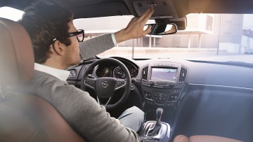 Autosalon Genf: Opel mit E-Call und Internet
