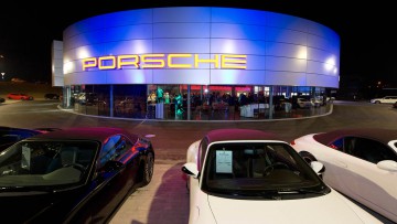 Kempten: Seitz eröffnet Porsche-Zentrum Allgäu