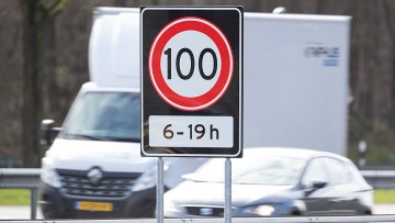 Niederlande: Tempo 100 tagsüber auf Autobahnen