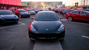 Nach Rekordverlust: Tesla-Chef optimistisch für 2018
