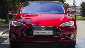 Probefahrt in Südfrankreich: Tesla geht in Flammen auf