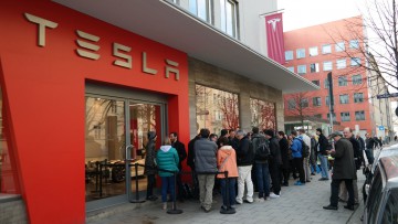 Tesla: 276.000 Vorbestellungen für Model 3