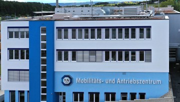 TÜV SÜD: Größtes Testlabor für Emissionsprüfungen eröffnet