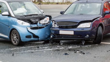 Straßenverkehr: Mehr Technik gegen typische Unfallrisiken