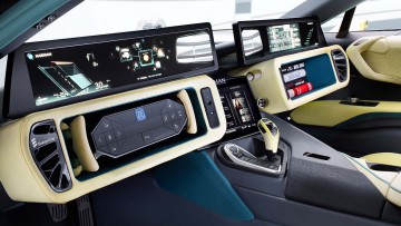 CES 2016: ZF zeigt versenkbares Lenkrad und Dach-Airbag