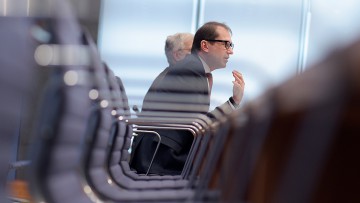 Debatte: Bundestag beschließt Änderungen für Pkw-Maut